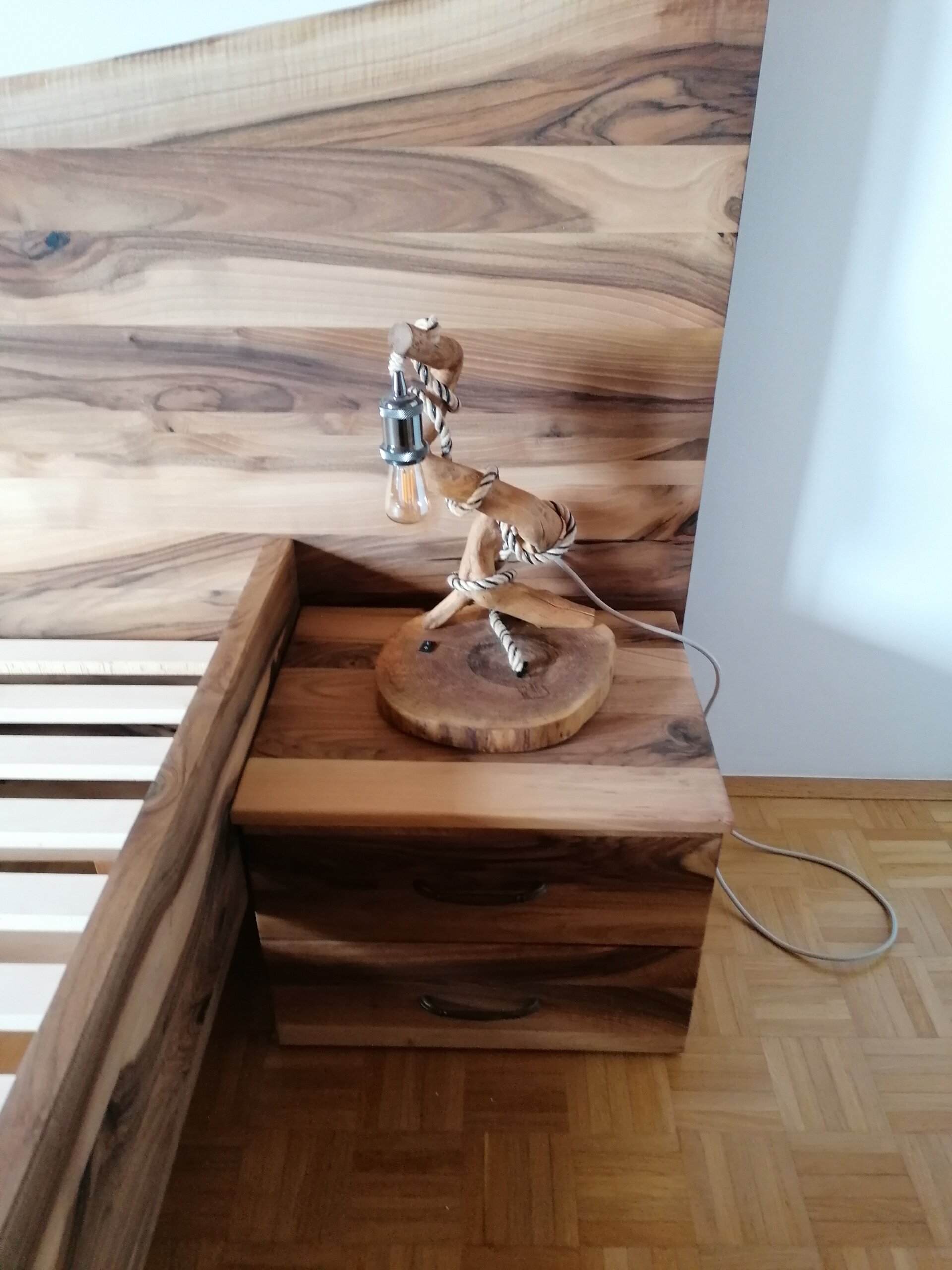 Orehova postelja - M.Jerina - slika 4