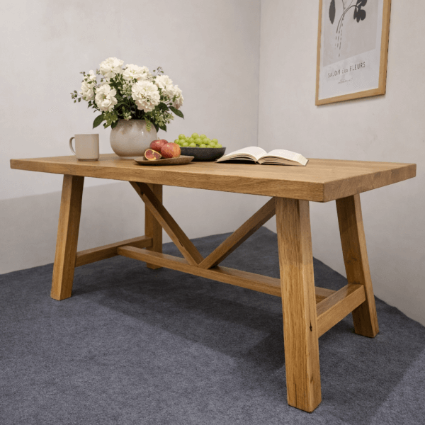 Hrastova miza, ki traja generacije, zdaj −5 %