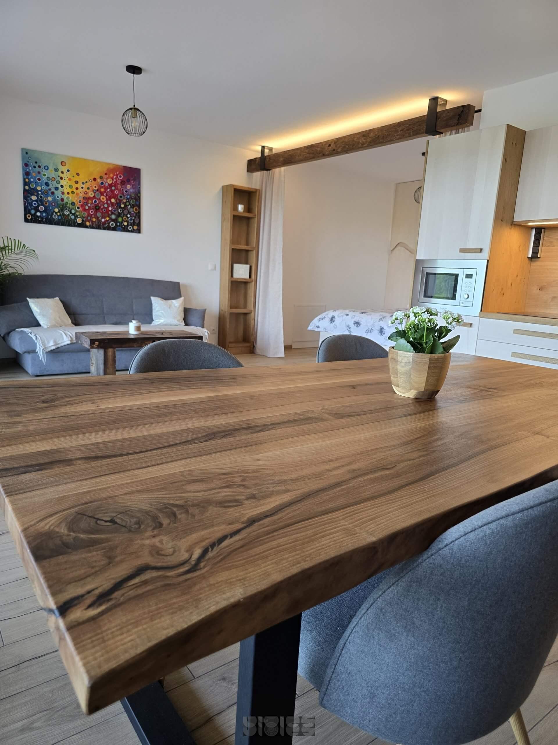 Unikatna masivna miza iz oreha z naravnim robom – 200 x 90 cm - slika 2