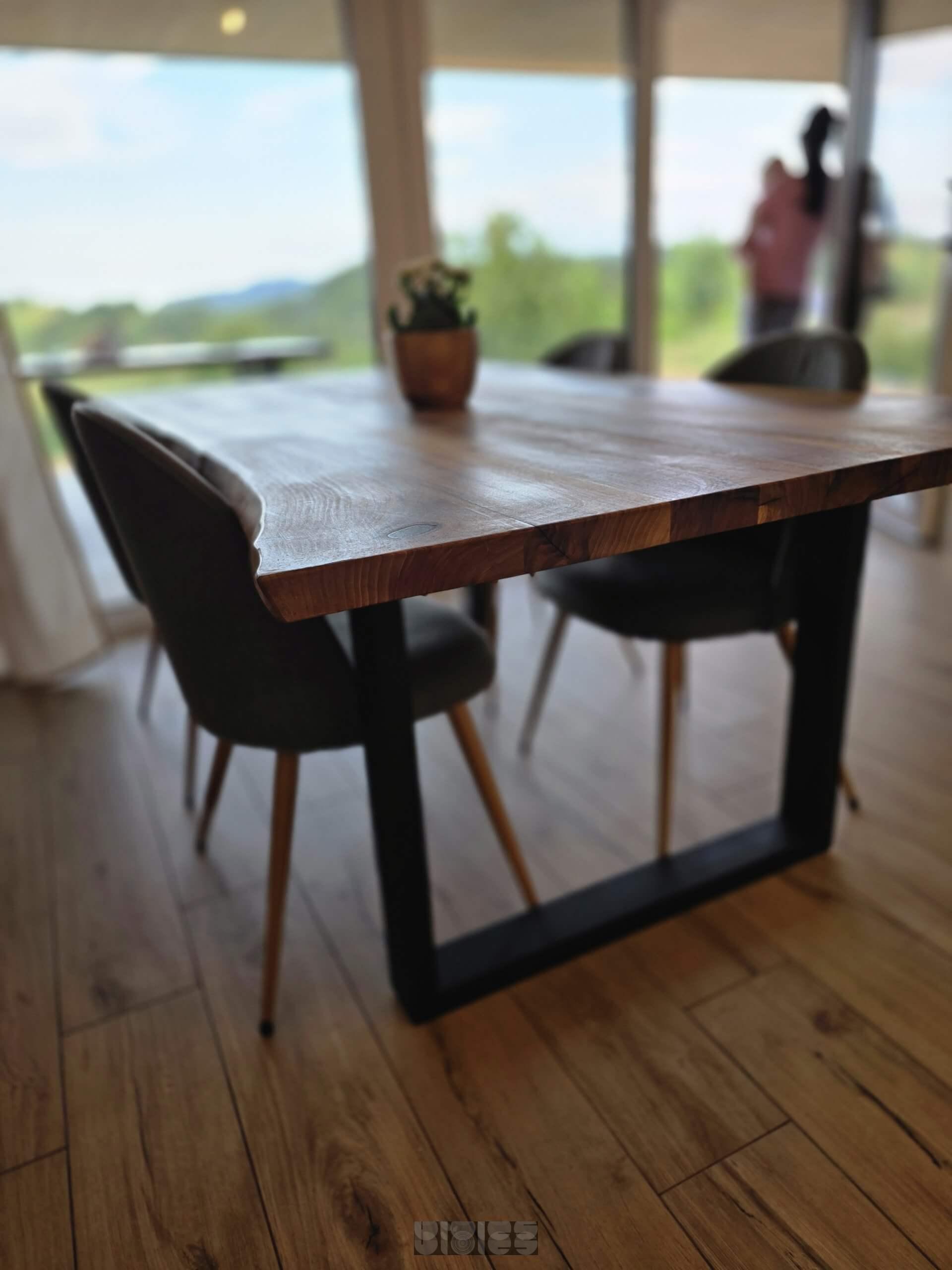 Unikatna masivna miza iz oreha z naravnim robom – 200 x 90 cm - slika 6