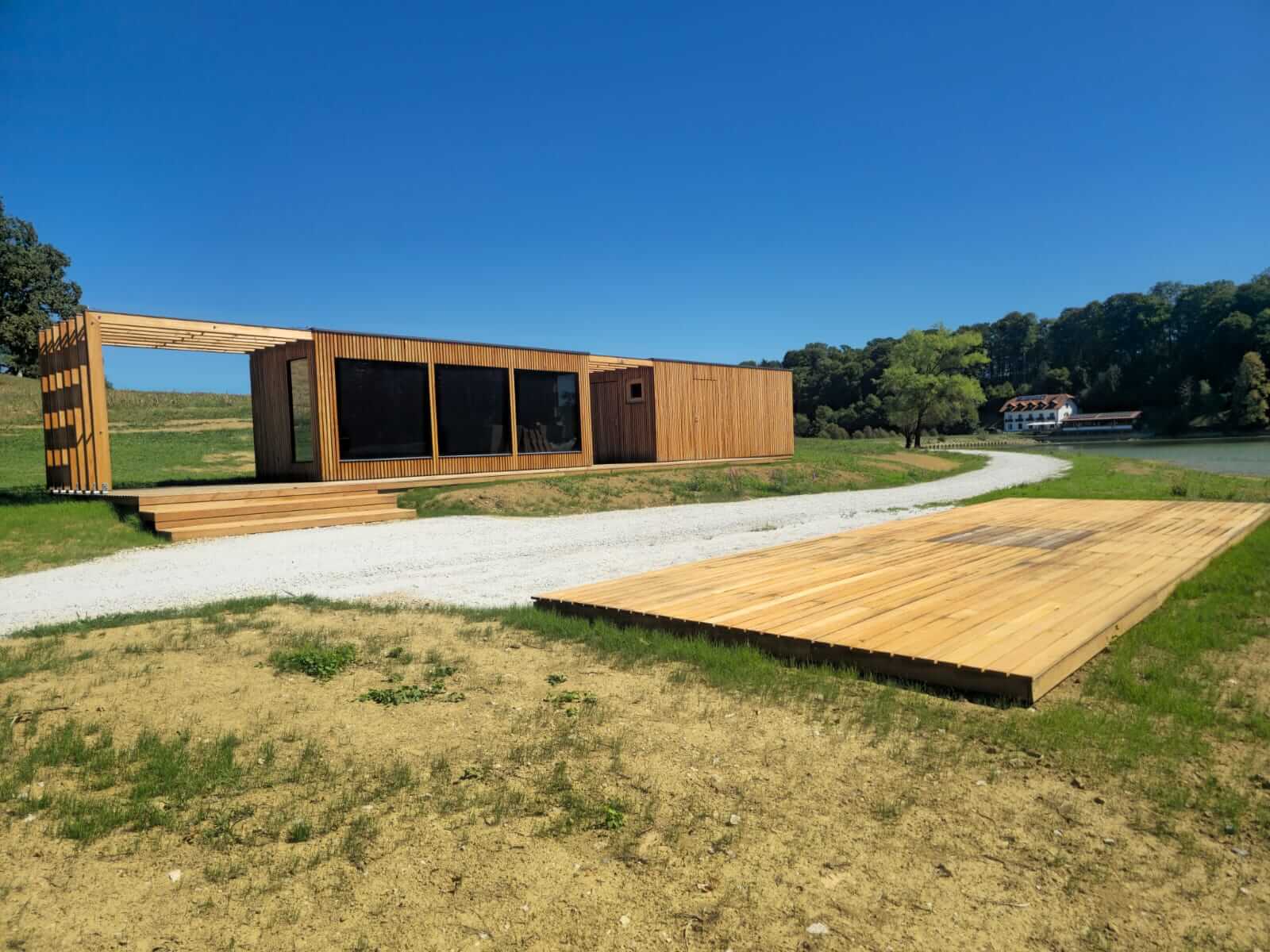 LINASSI VISTA – sodobna lesena hiška s panoramsko zasteklitvijo - slika 5